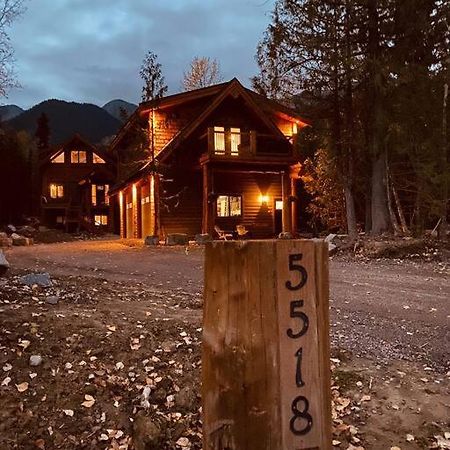 Ski-In Chalet: Private Hot Tub, Bonus Bunk House Fernie Exteriör bild
