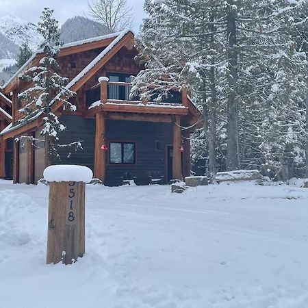 Ski-In Chalet: Private Hot Tub, Bonus Bunk House Fernie Exteriör bild