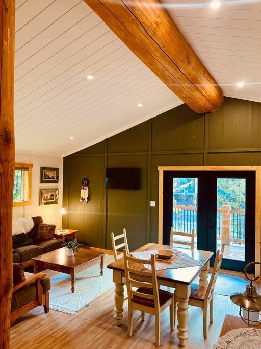 Ski-In Chalet: Private Hot Tub, Bonus Bunk House Fernie Exteriör bild