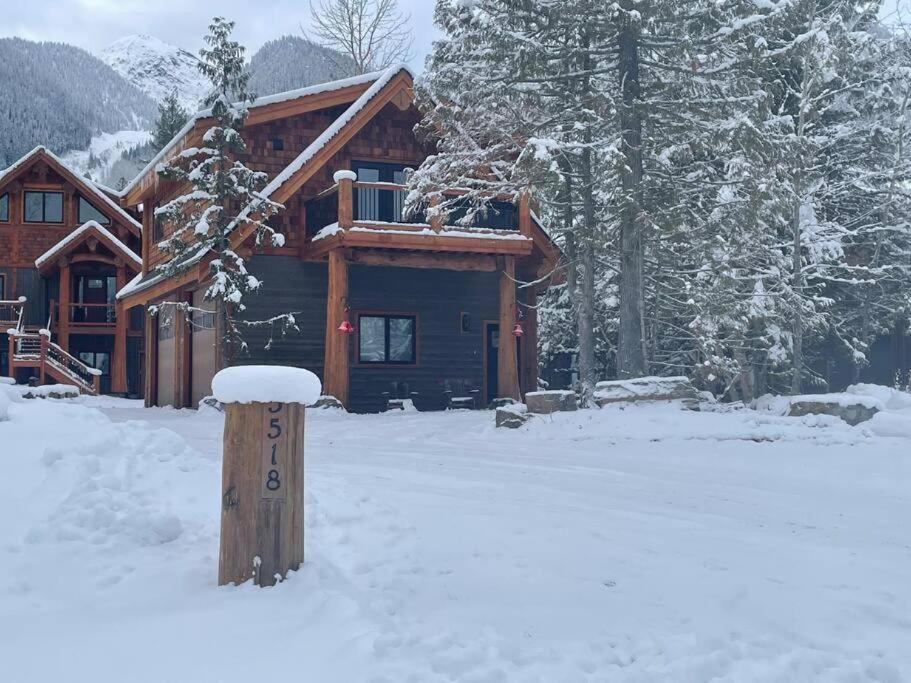 Ski-In Chalet: Private Hot Tub, Bonus Bunk House Fernie Exteriör bild